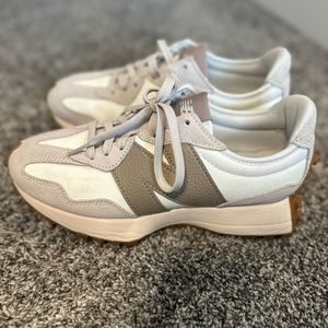 New Balance 327 Sneaker